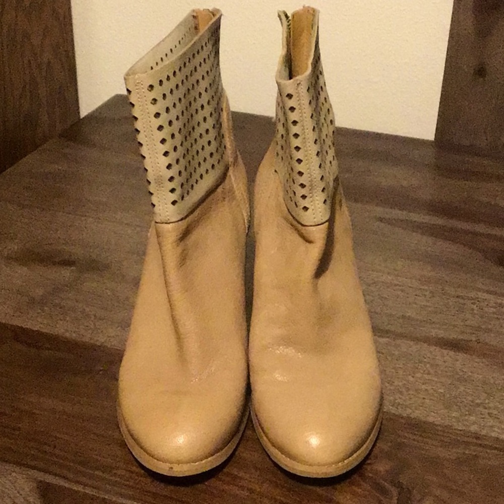“Nine West” Leather Boots